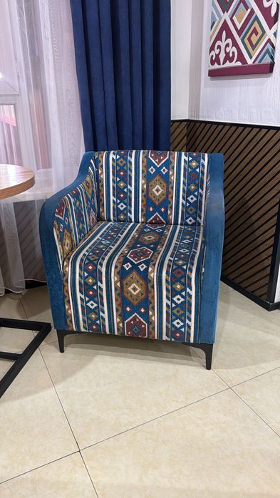 Продам кресла для кафе