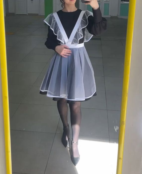 Продам школьное платье с фартуком!