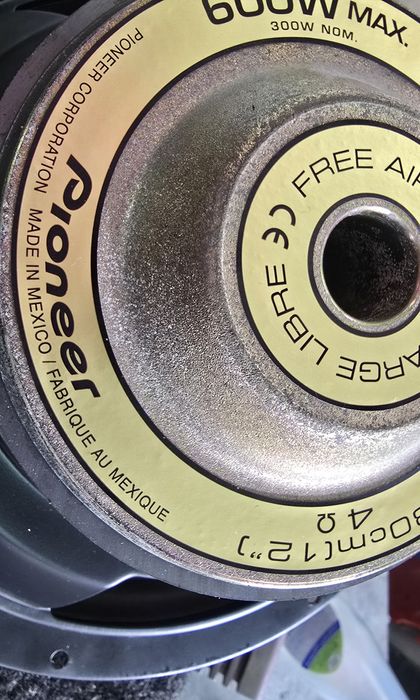 Бас каса-субуфер Пайнер с усилвател