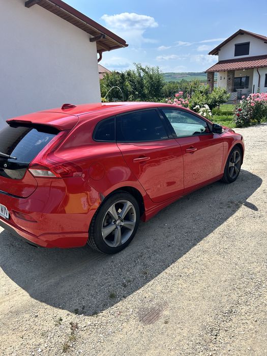 CITITI CU ATENTIE!! Vand Volvo V 40  Automat ,1.6 diesel 115 CP