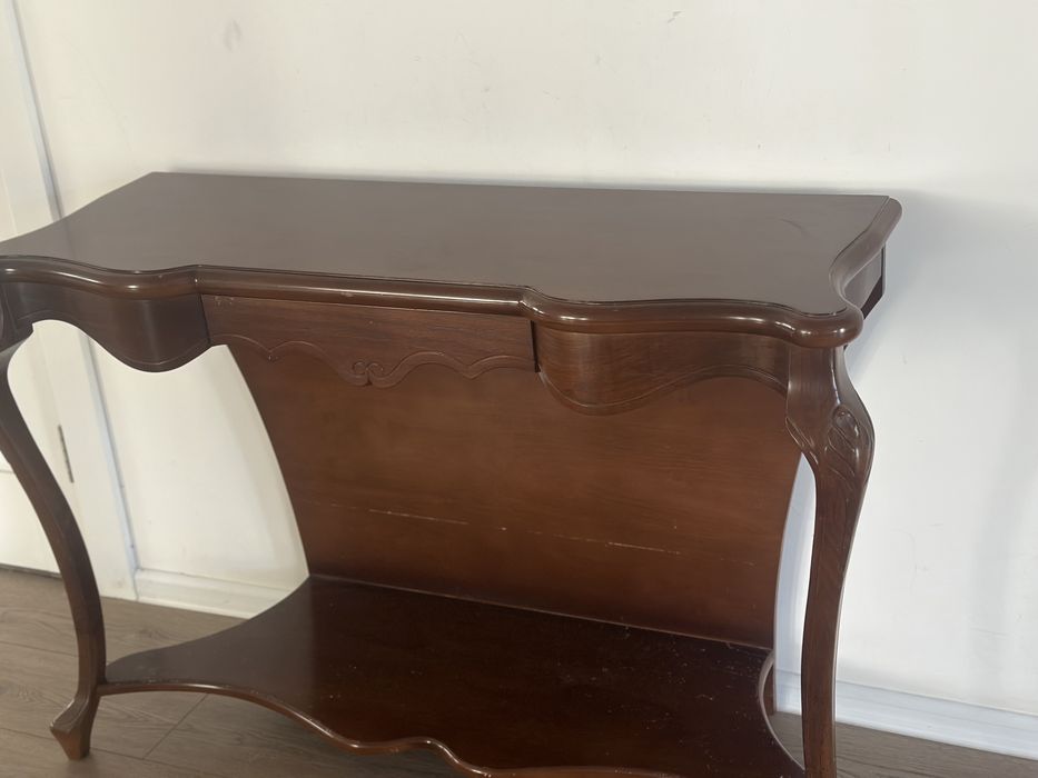 Деревянная консоль