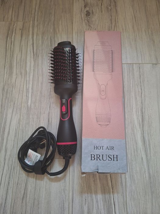 Сешоар четка за сушене и изправяне на косата нова цена 25  лв