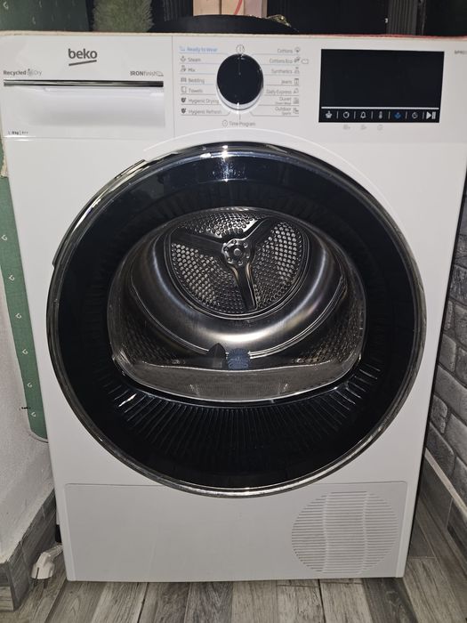 Vând uscător de haine marca Beko. 8 kg, A++ , achiziționata in 2023 fo