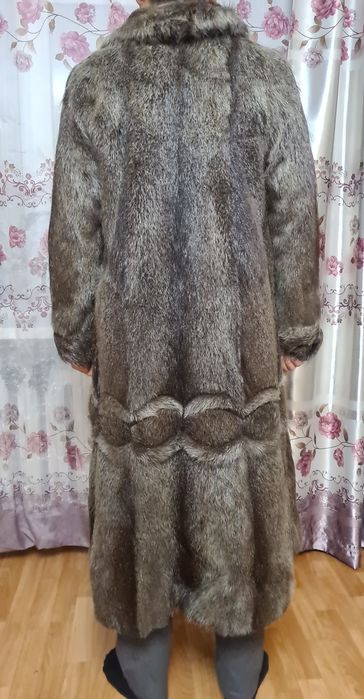 Продаю шубу(нутрия)