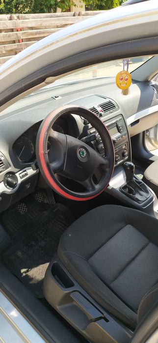 Autoturism Skoda Octavia 2