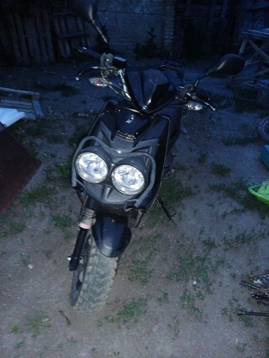 Продам скутер 150куб 300к есть торг