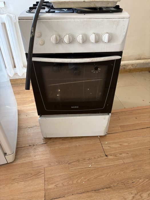 Продам газовую плиту