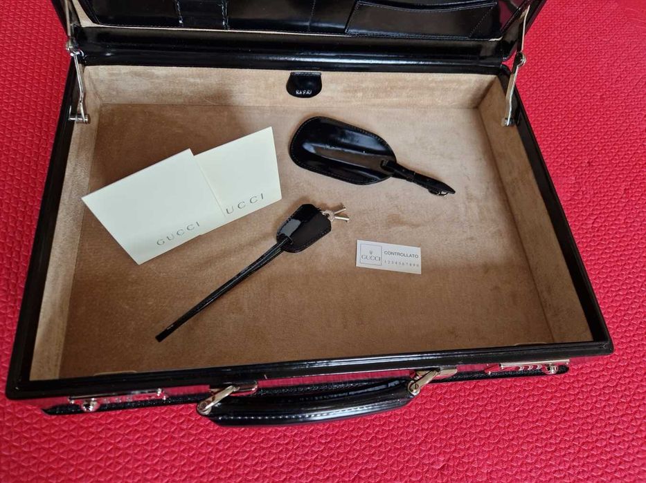 GUCCI Аташе Куфарче Оригинално