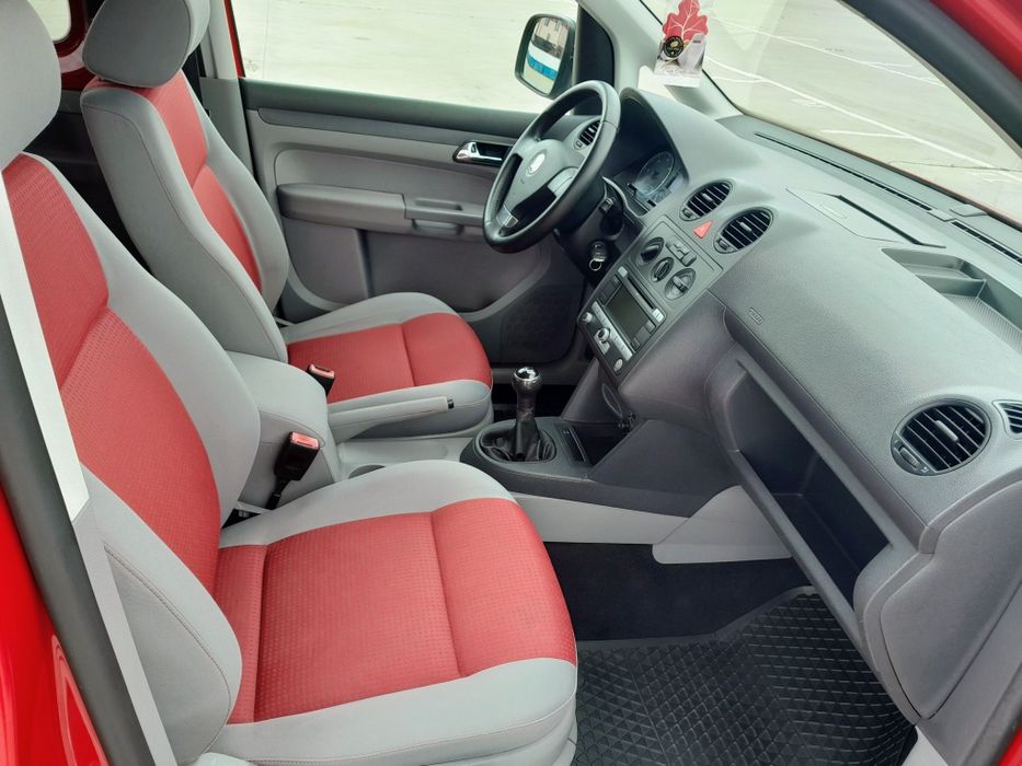 Volkswagen Caddy Life Team 7Locuri