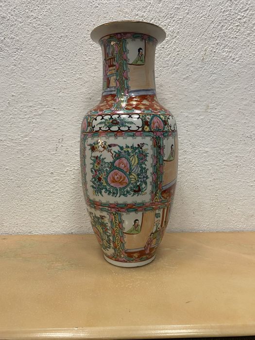 Китайска ваза от порцелан
