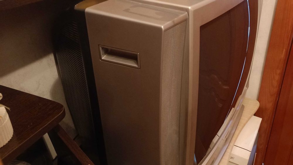 Продам старый телевизор Toshiba