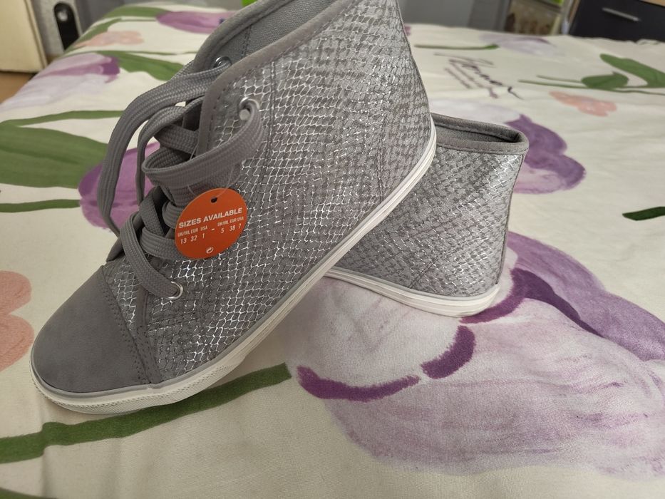 Кецове by Young Dimension