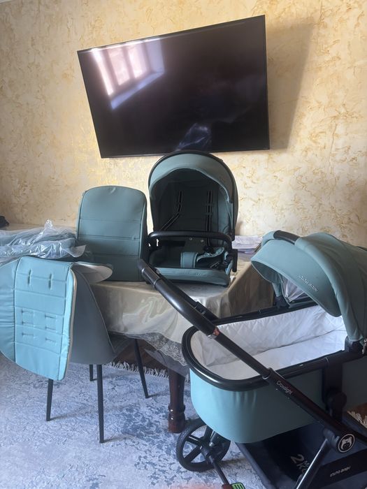 Коляска два в одном.(люлька,прогулочная)