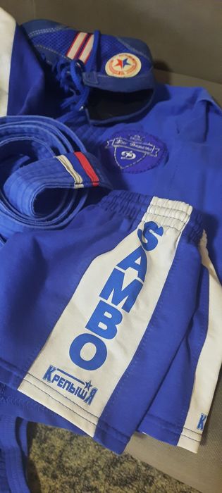 Продам детский спортивный костюм