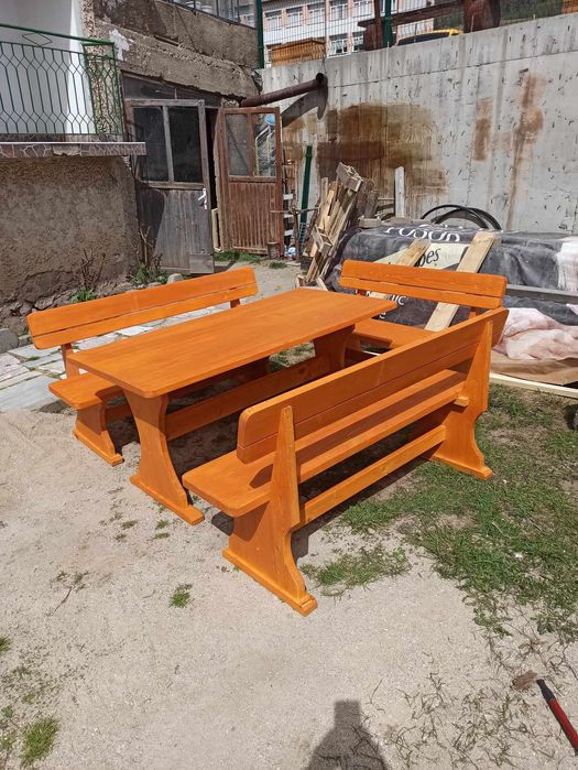 Баварски маси и пейки