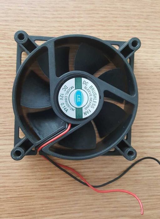 Cooler ventilator calitate DC Brushless Fan 12V şi 0.14A