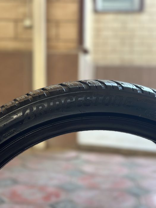 Шины 235/40/19 зимние