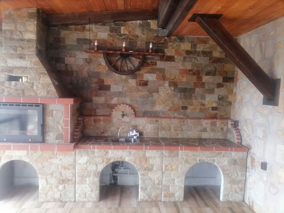 Рафт лампи с  колела от каруца с ръчно изработени дървени чашки