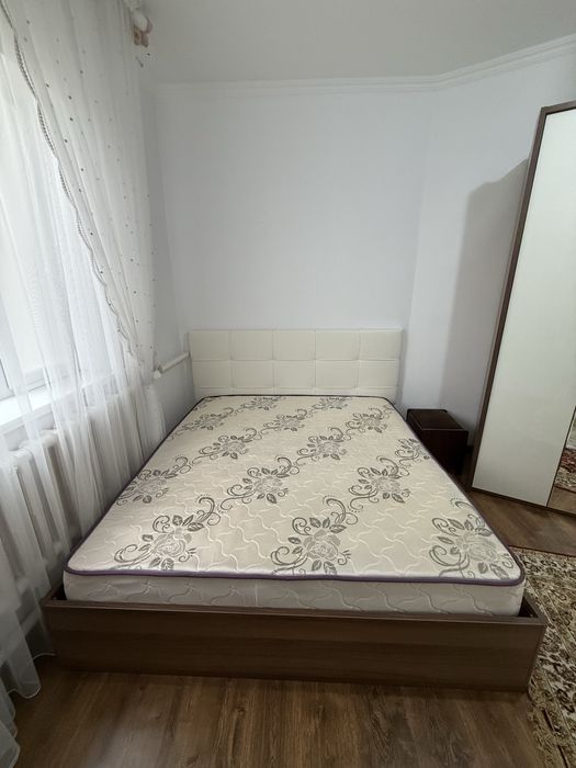 Спальный гарнитур почти новая