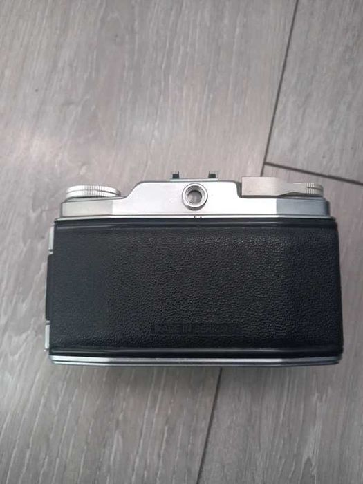 Agfa Silette plus un film Agfa.