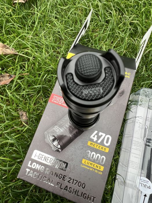 Lanterna Nitecore P23i