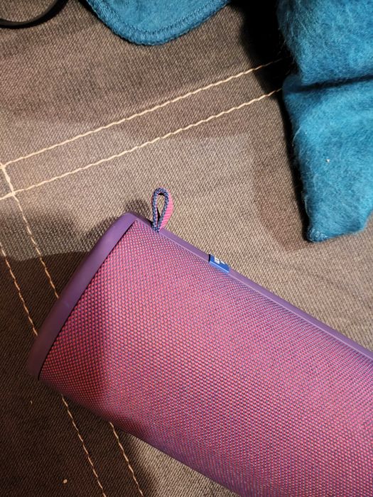 Vând Boxă portabilă Ultimate Ears MEGABOOM 3, Bluetooth, IP67, Violet