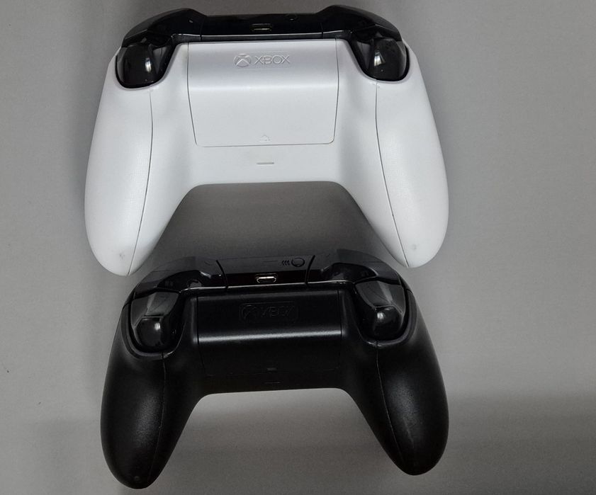 Xbox One 500GB + Kinect + 2 Controllere + 12 Jocuri