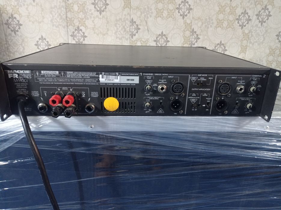 Mackie M1400i usilitel radnoy usa