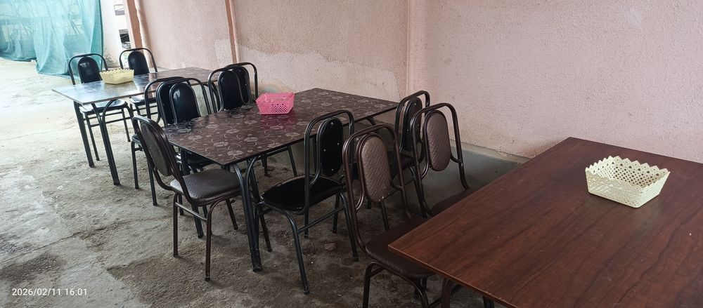 Стол ва стуллар.