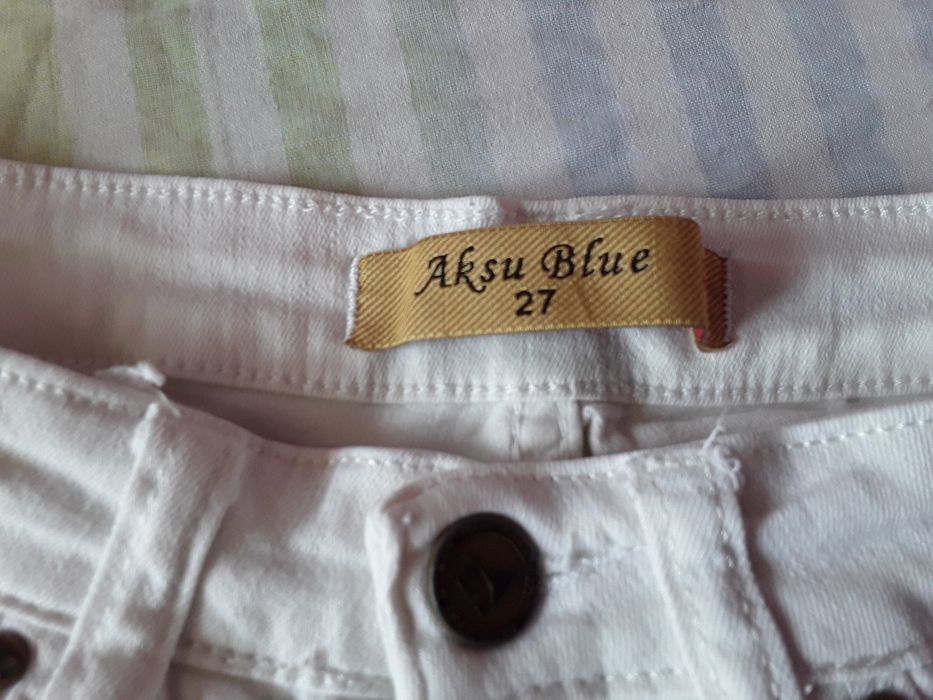 Vând Blugi Damă cu Tăieturi Mărimea 27