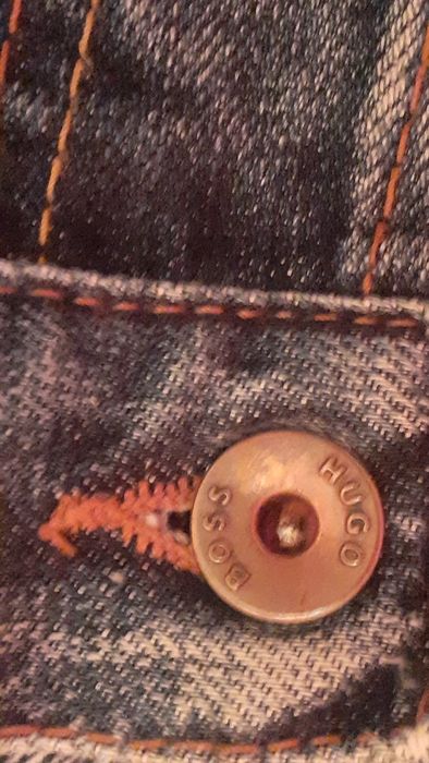 Мъжки дънки Hugo Boss.