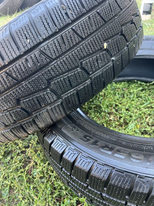Пара зимних шин 195/65/15