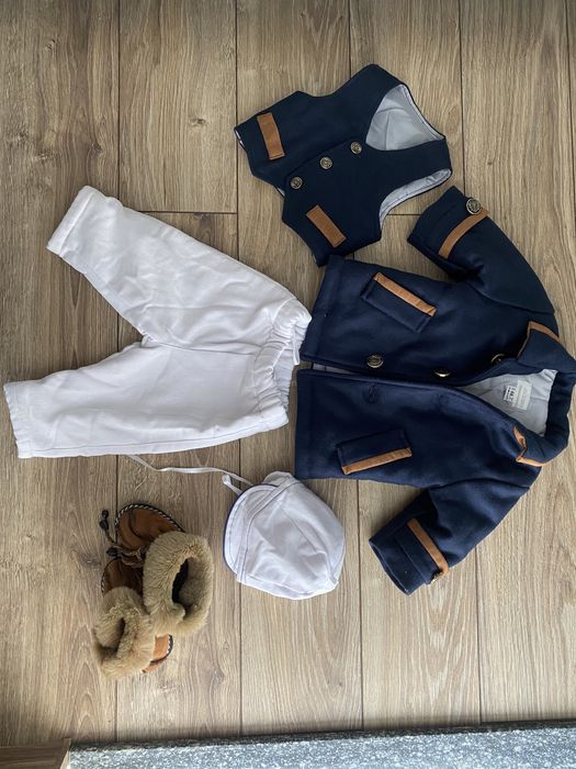 Costumas bebe marimea 68 impecabil