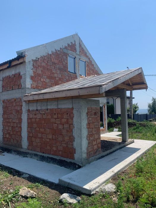 Casă individuală în comuna Aroneanu