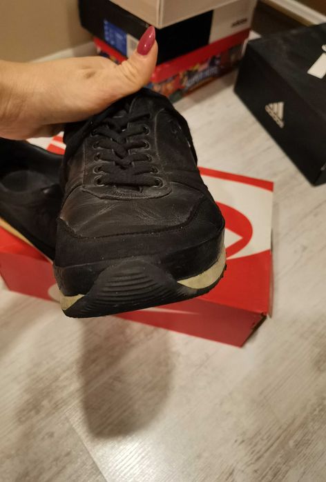 Мъжки обувки от естествена кожа.