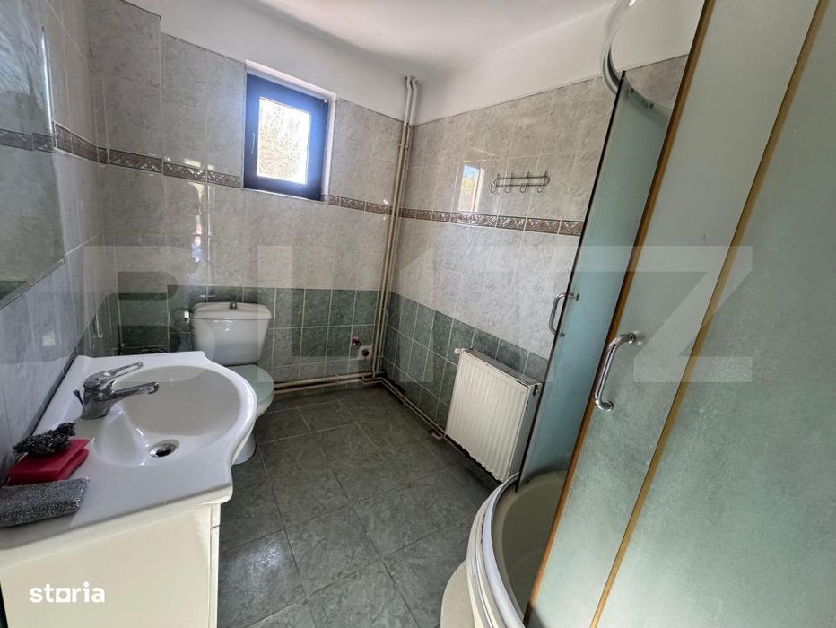 Casa cu 5 camere,  curte 650 mp, zona Bariera Valcii