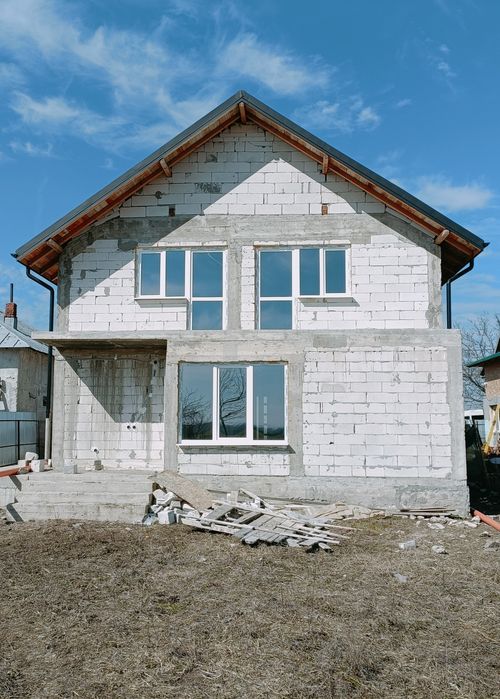 Casă Spațioasă (200 mp Utili) cu Teren de 1080 mp – Coada Izvorului (Mănești), Prahova | La Asfalt, Utilități & Tâmplărie Tripan