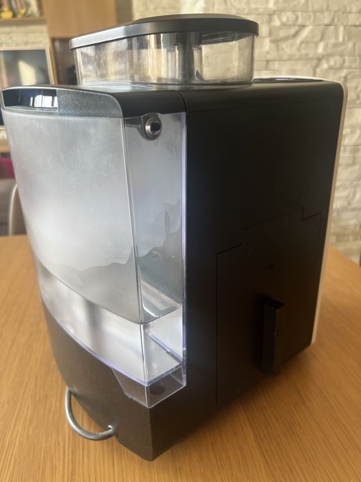 Бял кафеавтомат Krups EA810570