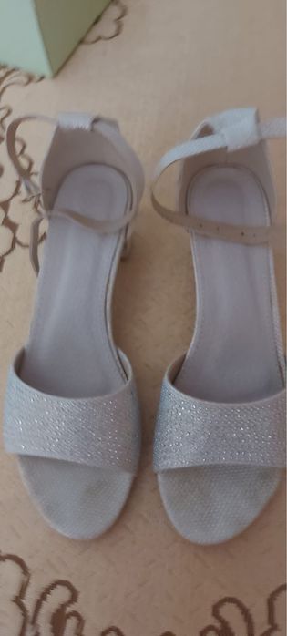 Rochie de ocazie pentru fete, mărimea 10-11 ani + pantofi, mărimea 36