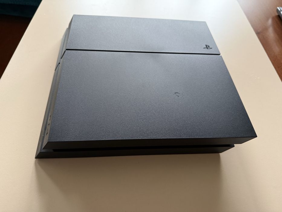 Consolă Sony PlayStation 4 (PS4) 500GB