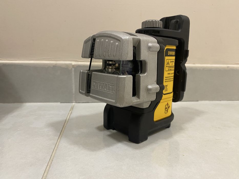 Лазерен нивелир DEWALT DW089K
