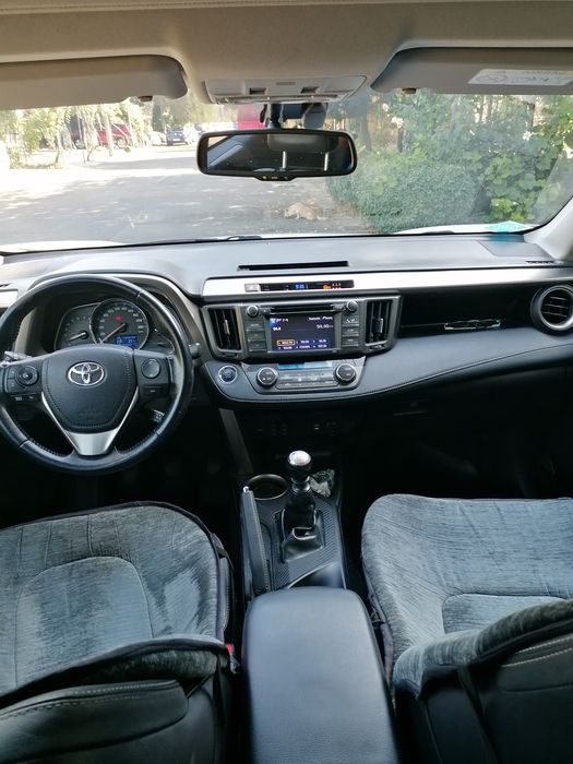 Vând toyota rav 4