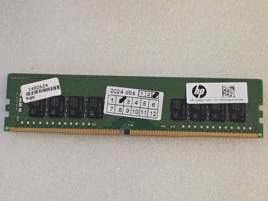 Memorie RAM desktop Samsung 16GB DDR4-2666 PC4-2666V DIMM Desktop (M378A2K43CB1-CTD)