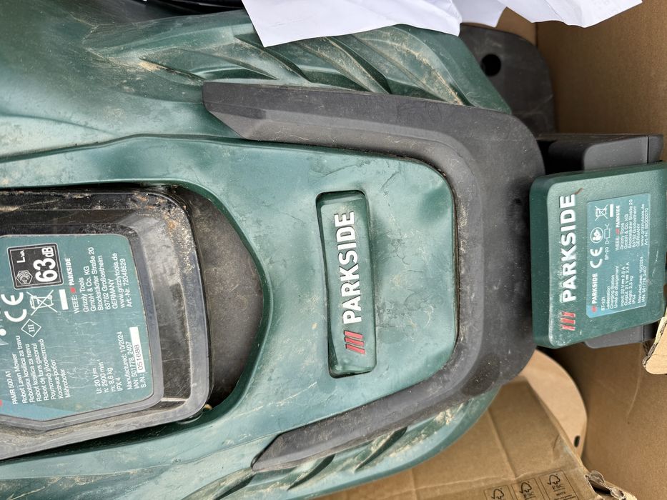 Robot tuns gazon Parkside