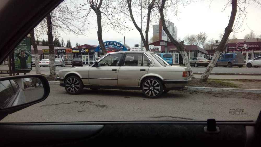 Продам bmw e30 1987 года