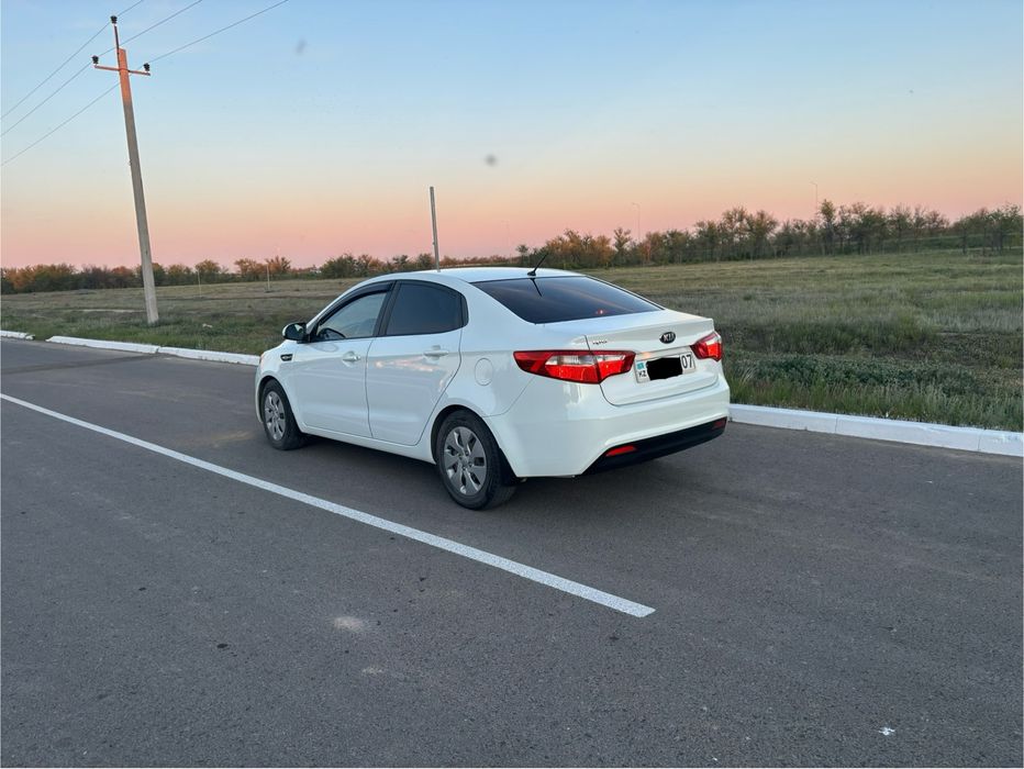 Продается автомобиль KIA RIO