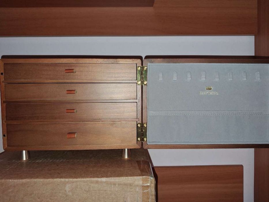 Organizator de bijuterii Emporia cu sertare multiple – mini comodă
