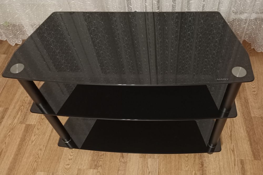 Продам стеклянную тумбу под телевизор