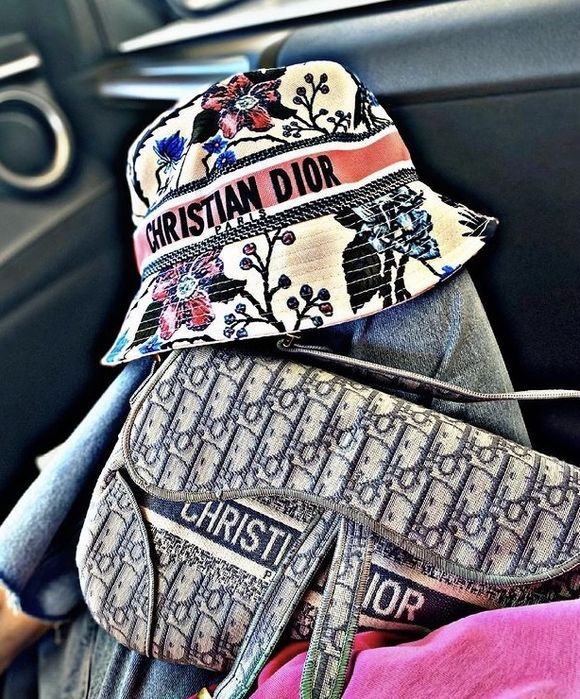 Продам панамку кепка dior