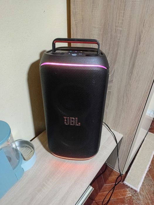 Boxa JBL Originala Nu am cuvinte ce sunet clar și boss puternic. Plus o stațle subwoofer 100w cadou